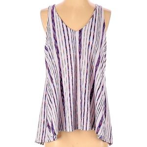 Beautiful tank top perfect with jeans